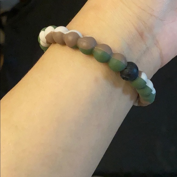 NWOT Lokai wildlife green camo- Medium - Picture 4 of 4